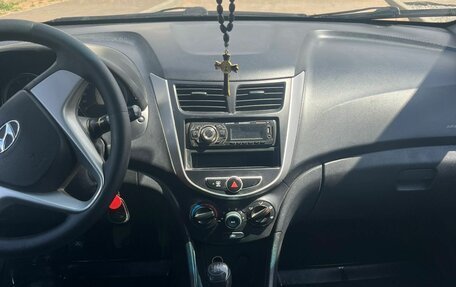 Hyundai Solaris II рестайлинг, 2013 год, 670 000 рублей, 6 фотография