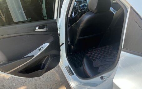 Hyundai Solaris II рестайлинг, 2016 год, 1 250 000 рублей, 3 фотография