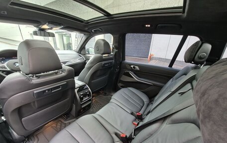 BMW X7, 2021 год, 9 290 000 рублей, 38 фотография