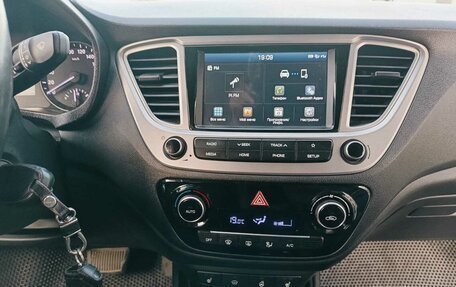 Hyundai Solaris II рестайлинг, 2019 год, 1 620 000 рублей, 5 фотография