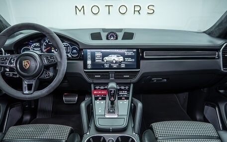 Porsche Cayenne III, 2020 год, 13 990 000 рублей, 2 фотография