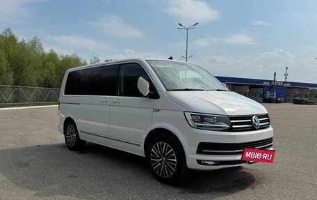 Volkswagen Multivan T6 рестайлинг, 2018 год, 4 600 000 рублей, 2 фотография