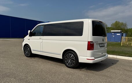 Volkswagen Multivan T6 рестайлинг, 2018 год, 4 600 000 рублей, 5 фотография