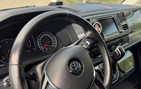 Volkswagen Multivan T6 рестайлинг, 2018 год, 4 600 000 рублей, 8 фотография