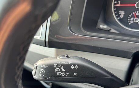 Volkswagen Multivan T6 рестайлинг, 2018 год, 4 600 000 рублей, 17 фотография