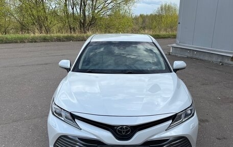Toyota Camry, 2018 год, 2 950 000 рублей, 3 фотография