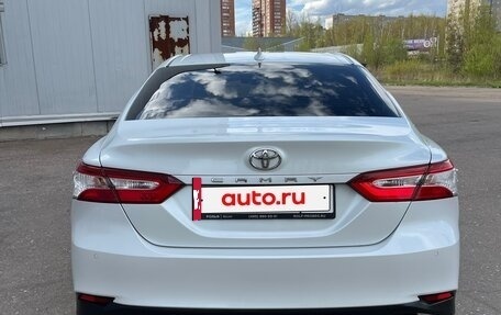 Toyota Camry, 2018 год, 2 950 000 рублей, 9 фотография