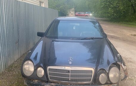 Mercedes-Benz E-Класс, 1997 год, 120 000 рублей, 1 фотография