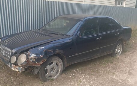 Mercedes-Benz E-Класс, 1997 год, 120 000 рублей, 4 фотография