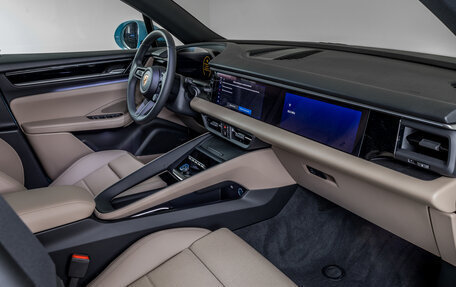 Porsche Macan, 2024 год, 17 950 000 рублей, 10 фотография