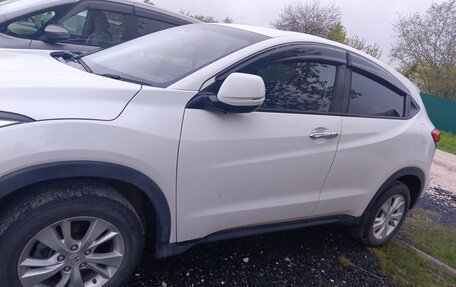 Honda Vezel, 2018 год, 1 850 000 рублей, 3 фотография