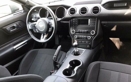 Ford Mustang VI рестайлинг, 2022 год, 3 650 000 рублей, 13 фотография