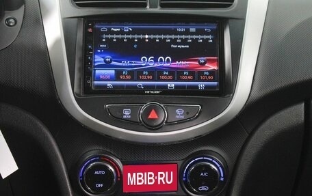 Hyundai Solaris II рестайлинг, 2011 год, 755 000 рублей, 12 фотография