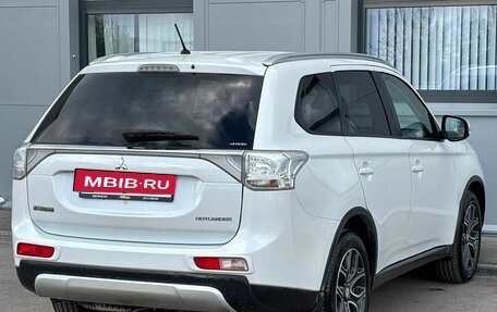 Mitsubishi Outlander III рестайлинг 3, 2014 год, 1 633 000 рублей, 5 фотография