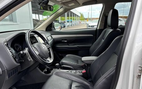 Mitsubishi Outlander III рестайлинг 3, 2014 год, 1 633 000 рублей, 10 фотография