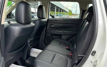 Mitsubishi Outlander III рестайлинг 3, 2014 год, 1 633 000 рублей, 14 фотография