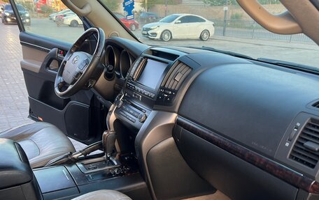 Toyota Land Cruiser 200, 2010 год, 2 800 000 рублей, 6 фотография