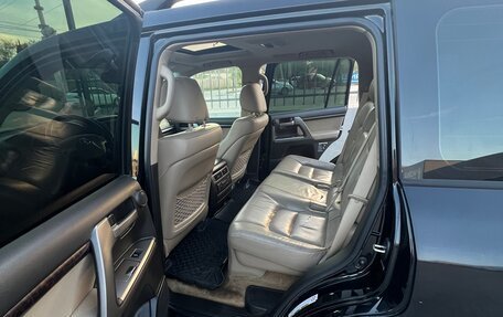 Toyota Land Cruiser 200, 2010 год, 2 800 000 рублей, 24 фотография