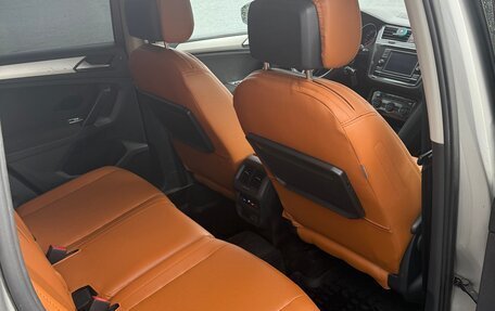 Volkswagen Tiguan II, 2018 год, 1 880 000 рублей, 10 фотография