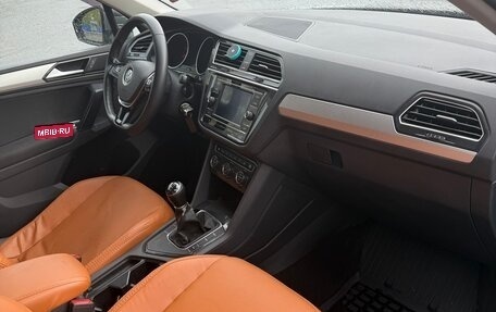 Volkswagen Tiguan II, 2018 год, 1 880 000 рублей, 9 фотография