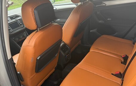 Volkswagen Tiguan II, 2018 год, 1 880 000 рублей, 13 фотография