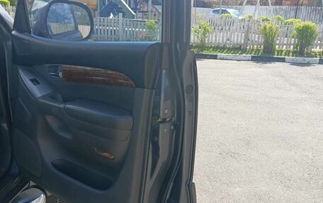 Toyota Land Cruiser Prado 120 рестайлинг, 2002 год, 870 000 рублей, 3 фотография