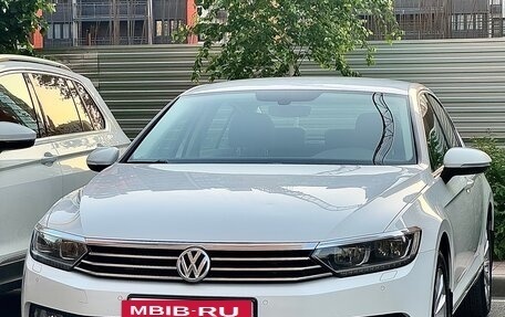 Volkswagen Passat B8 рестайлинг, 2018 год, 2 490 000 рублей, 8 фотография