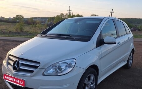Mercedes-Benz B-Класс, 2011 год, 850 000 рублей, 2 фотография