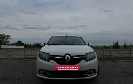 Renault Logan II, 2017 год, 670 000 рублей, 2 фотография