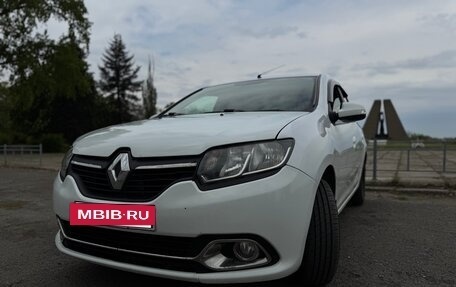 Renault Logan II, 2017 год, 670 000 рублей, 3 фотография