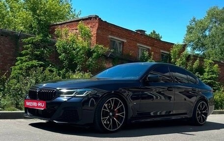 BMW 5 серия, 2020 год, 5 900 000 рублей, 2 фотография
