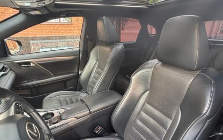 Lexus RX IV рестайлинг, 2019 год, 5 000 000 рублей, 7 фотография