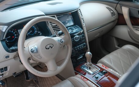 Infiniti FX II, 2013 год, 2 590 000 рублей, 14 фотография