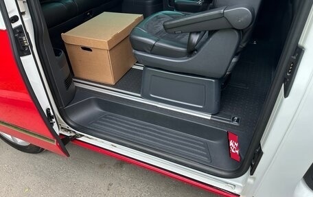 Volkswagen Multivan T6 рестайлинг, 2019 год, 5 250 000 рублей, 5 фотография