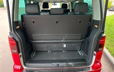 Volkswagen Multivan T6 рестайлинг, 2019 год, 5 250 000 рублей, 13 фотография