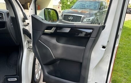 Volkswagen Multivan T6 рестайлинг, 2019 год, 5 250 000 рублей, 8 фотография
