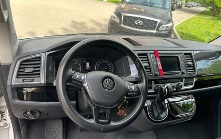Volkswagen Multivan T6 рестайлинг, 2019 год, 5 250 000 рублей, 18 фотография