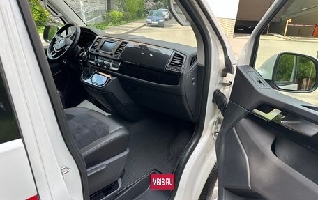 Volkswagen Multivan T6 рестайлинг, 2019 год, 5 250 000 рублей, 9 фотография