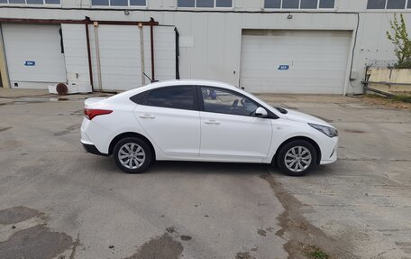 Hyundai Solaris II рестайлинг, 2021 год, 1 720 000 рублей, 7 фотография