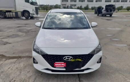 Hyundai Solaris II рестайлинг, 2021 год, 1 720 000 рублей, 8 фотография
