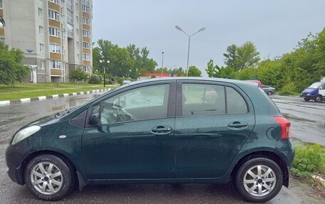 Toyota Yaris III рестайлинг, 2007 год, 550 000 рублей, 4 фотография