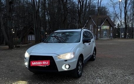 Mitsubishi Outlander III рестайлинг 3, 2012 год, 1 800 000 рублей, 7 фотография