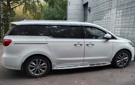 KIA Carnival III, 2017 год, 2 750 000 рублей, 5 фотография