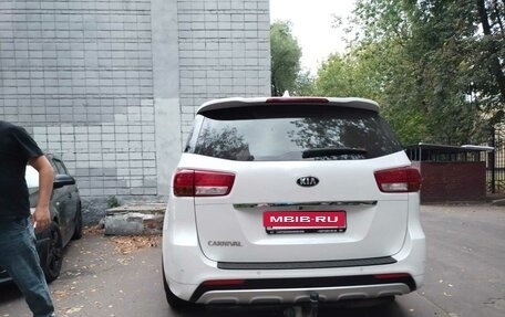 KIA Carnival III, 2017 год, 2 750 000 рублей, 6 фотография