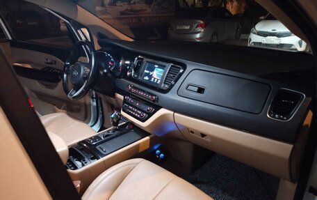 KIA Carnival III, 2017 год, 2 750 000 рублей, 9 фотография