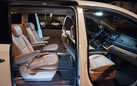 KIA Carnival III, 2017 год, 2 750 000 рублей, 11 фотография