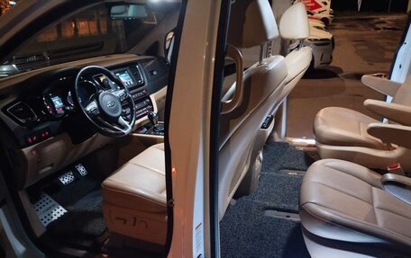 KIA Carnival III, 2017 год, 2 750 000 рублей, 13 фотография