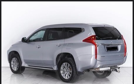 Mitsubishi Pajero Sport III рестайлинг, 2018 год, 2 950 000 рублей, 2 фотография