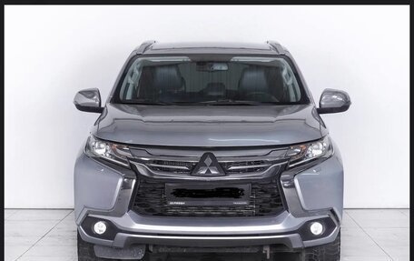 Mitsubishi Pajero Sport III рестайлинг, 2018 год, 2 950 000 рублей, 3 фотография