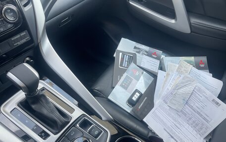 Mitsubishi Pajero Sport III рестайлинг, 2018 год, 2 950 000 рублей, 20 фотография